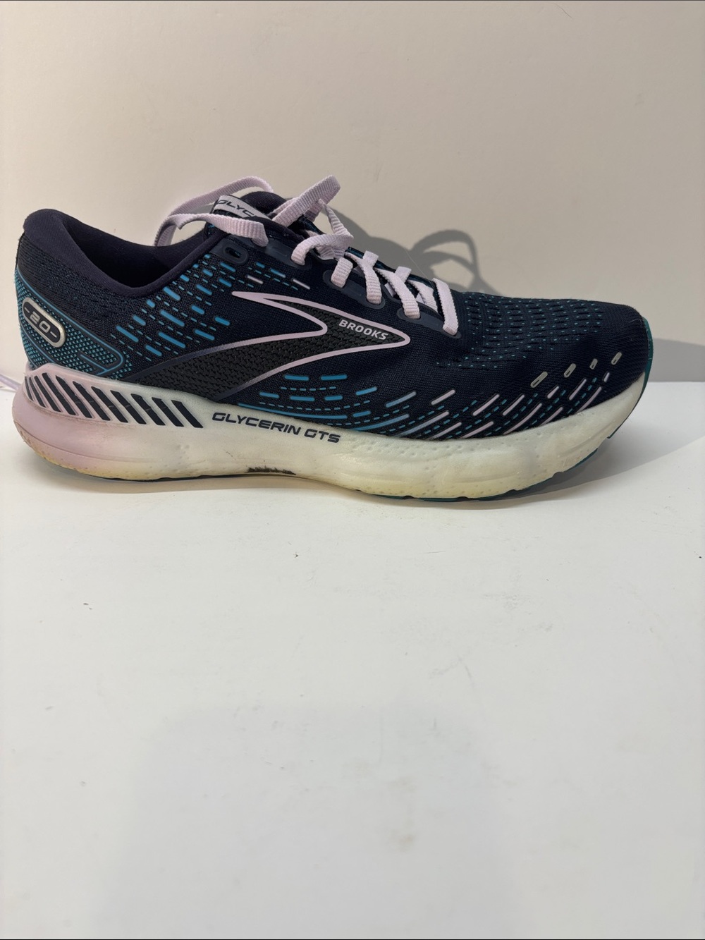 Brooks Glycerin GTS Women's Running Shoe - Navy with Light Pink Accents size 9.5